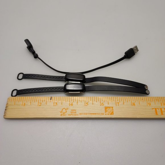 BOND TOUCH LONG DISTANCE COUPLES SMART TOUCH BRACELETS LOT OF 2 & USB CHARGER - Picture 5 of 7